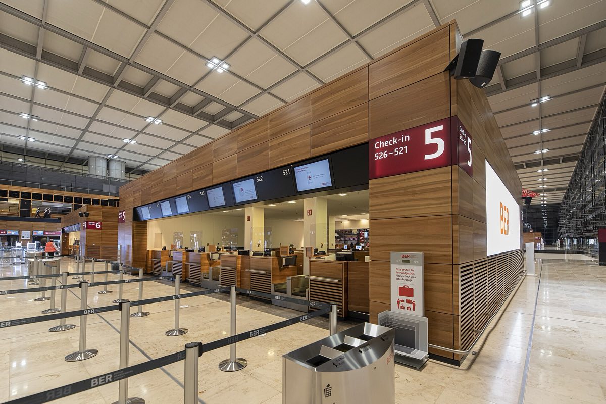 Check-in-Bereich 5 im Terminal 1 des Flughafens Berlin Brandenburg (BER)