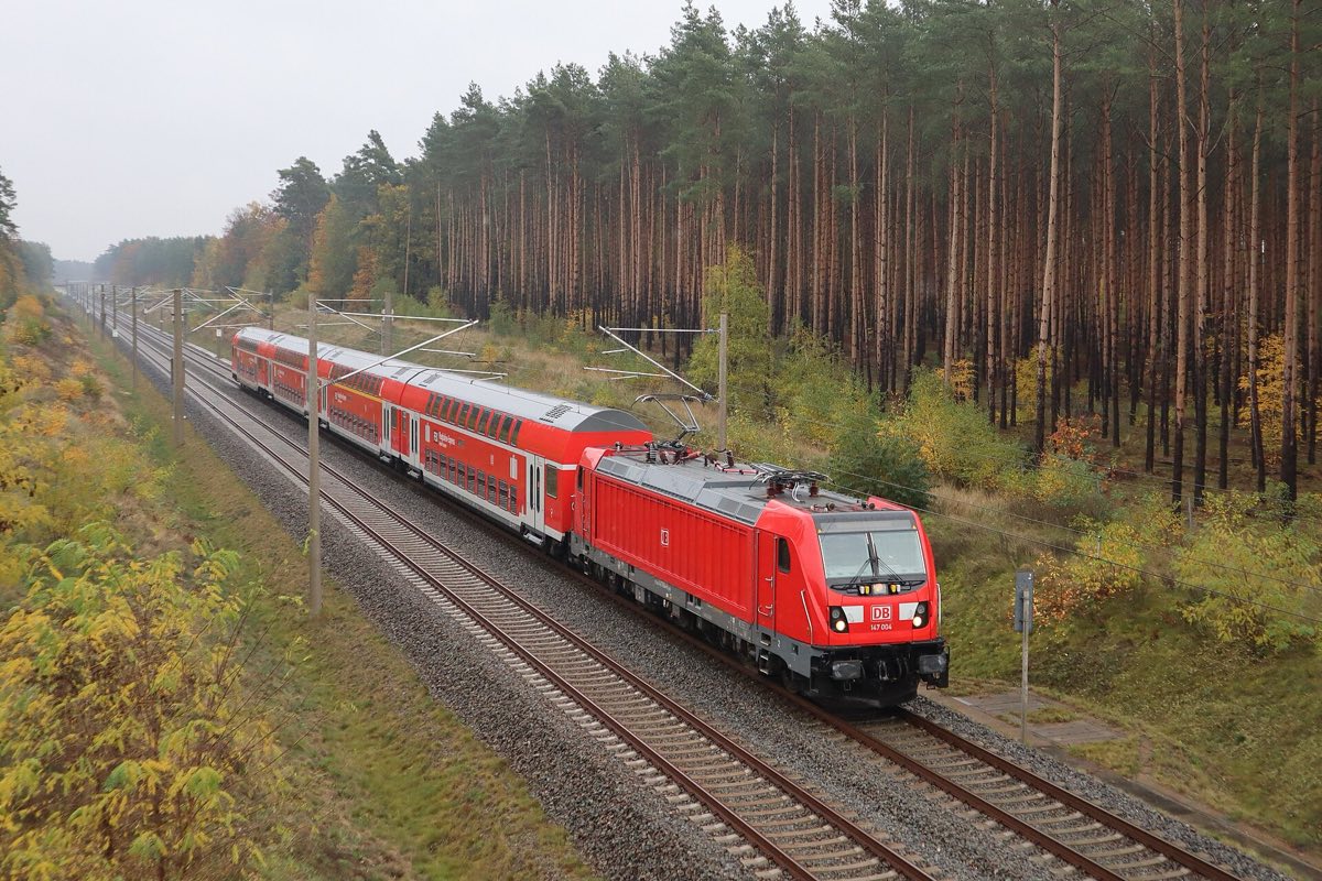 Flughafen-Express FEX der Deutschen Bahn auf dem Weg zum BER