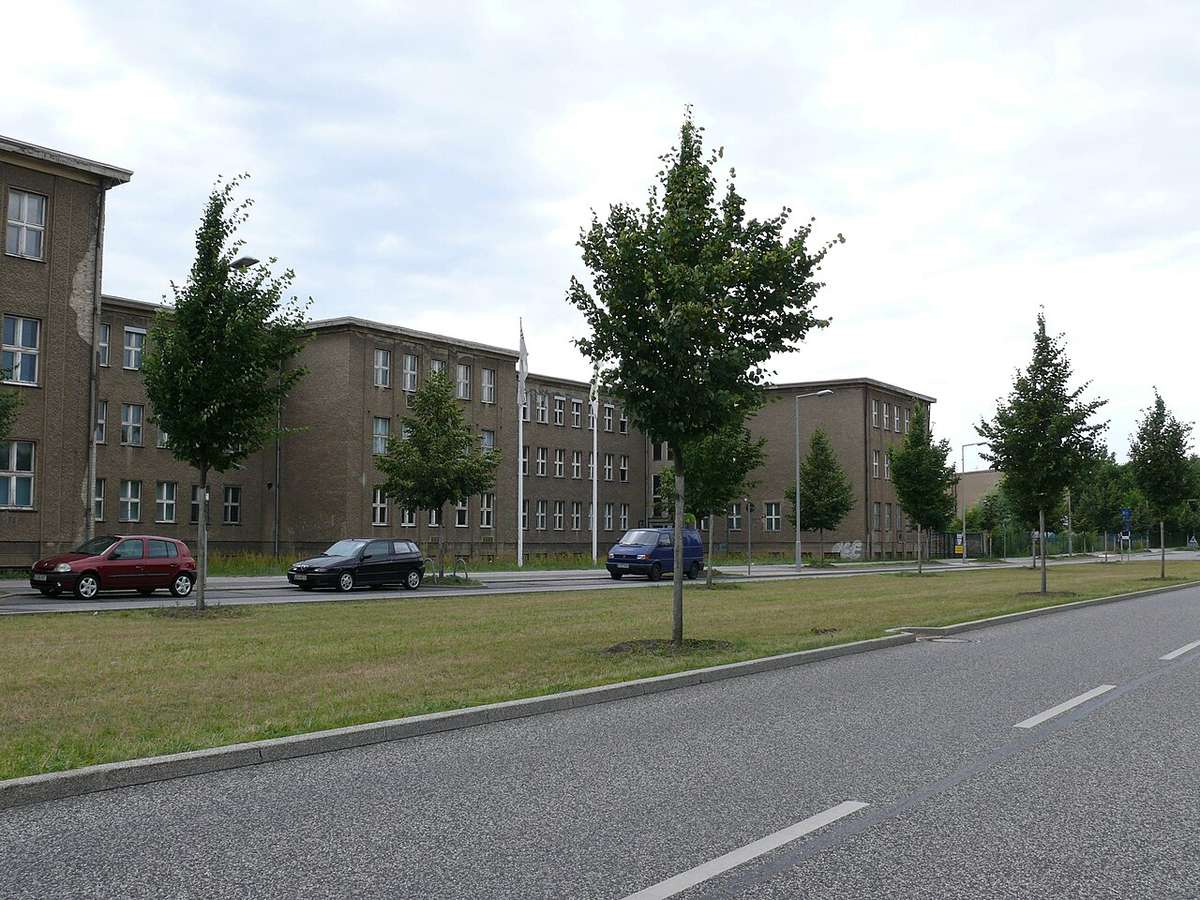 Groß-Berliner Damm in Berlin-Johannisthal; Straßenansicht, kein Hotelfoto